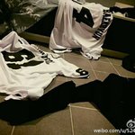 [EXO] 외퀴 조카튼년들 이 <b>사진</b>보고  <b>개</b> 흥분중