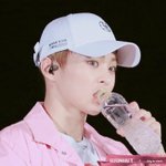 [시우민] <b>사과폰</b> 케이스와 시우민의 공통점