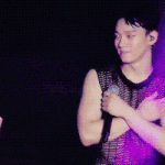 [CHEN] 이제와서 부끄부끄?
