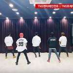 [시우민] 시우민 야구<b>유니폼</b> 입고 춤추는 남자분 봄? ㅋㅋㅋ