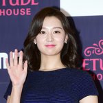 눈에 띄는 뽀얀 <b>피부</b>