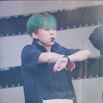 [EXO] 이때까지 민석이에게 어울리지 않은 <b>색은</b> 없었자