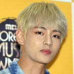 [방탄소년단] 얜 화장 떡칠을 해도 <b>똥내</b>나잖아