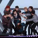 [EXO] ㅅㅂㅋㅋㅋ이거 <b>잇힝</b>이 표정보셈