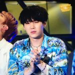[방탄소년단] 윤기 <b>폭죽</b>터지니깐 표정ㅋㅋㅋ