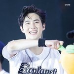 [EXO] 얼굴이 하얗고 <b>백옥</b>같은 피부