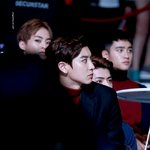 [EXO] 나 애들 단체로 수트입고 나온 꿈