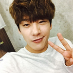 보고 있으면 <b>입가</b>에 미소가 번지는 남자 배우