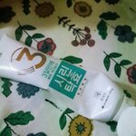 [EXO] 뿌린다? 바퀴벌레랑 <b>대치</b>중인년임