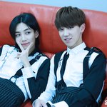 [세븐틴] 정한이 이 사진 너무 새초롬하고 예뻐ㅠㅠㅠㅠㅠㅠ