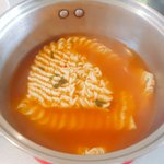 [EXO] ㄱㅅ 라면 끓임 <b>냠냠</b>