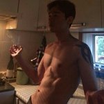 너넨 동성애자에 어떻게생각해?