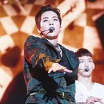 [시우민] 이게 너와 나의 <b>눈높이</b>다.