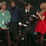 [EXO] <b>니</b>네 작년 <b>맘</b>아 엠씨 순덕인거 알고있냐