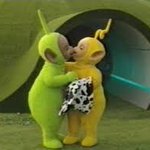 어머머 <b>뚜</b>비랑나나 뽀뽀 한다.