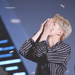 <b>폭죽</b>에 잔뜩 겁먹은 세훈ㅋㅋㅋㅋㅋㅋㅋㅋㅋㅋ