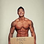 아침에 일어났는데 <b>문</b><b>앞</b>에 이런 남자가 서있으면 어떻게 할거냐 ㄷㄷㄷ