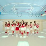 [드루와] 아이오아이 신곡이랑 <b>러시안</b>룰렛 뮤비가 좀 비슷한것같아....