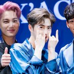 [EXO] 카이 화장<b>떡칠</b>해서 얼굴이랑 목 색깔 다른거봐라