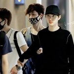 [EXO] 맏형 <b>손목</b>잡은 경수