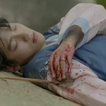 [EXO] 울음 참으면 <b>목울대</b>가 저릿해지는 기분 아냐