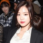 [댓글부탁해] 오늘자 패션<b>위크</b>에 참석한 손나은