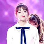 <b>더</b><b>쇼</b>에서 김세정 똥머리하고 미모 미쳤어