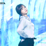 [<b>엔터</b>톡] 앞머리 내린 손나은