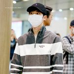 [EXO] 시1발 너희는 이 사진에서 주목해야할점있다.