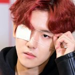 [EXO] 야 근데 한쪽 눈 가리고 무대하는거 ㄱㅊ음?