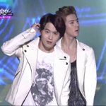 [EXO] ㅅㅂ 마마 무대보는데 김준면 뭔