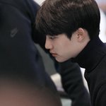 [EXO] 경수 머리기를때까지만 기달리자..ㅎ퍄퍄