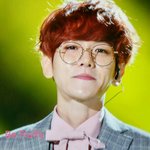 [EXO] 이<b>사진</b> 보니까 <b>눈</b>부은거랑 빨간거보임