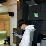 [EXO] 이거 깨톡 프사 했는데 <b>남친</b>이냐고 물어봄