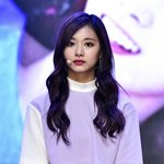 <b>쯔위</b> 컴백하고 더이뻐져써!!