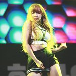 안무에 <b>심취</b>한 女아이돌 춤선