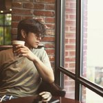 <b>MV</b>에서 현실 데이트하는 가수