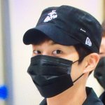 [시우민] 공항 시우민과 <b>아이</b><b>컨</b>택 >.<