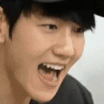 [EXO] 백현 현재 차트확인.<b>GIF</b>