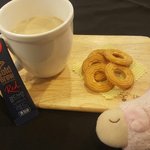 뜨겁게 마시는 콜드<b>브루</b> 레드 매력있네요