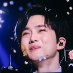 [EXO] 얼굴 <b>지린다</b> ㅆㅂ...