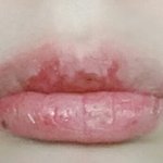 애들아 나 입술 뜯는 <b>버릇</b>있는데