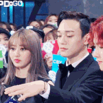 [EXO] 첸백시 엄청 의식하네 눈 갑툭튀가