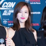女아이돌의 <b>시크</b>한 블랙 패션