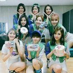 왜 다 트와이스 못까서 난리임