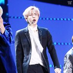 이목구비가 <b>예술</b>인 男아이돌