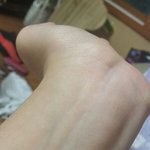 이거 팔목 <b>핏줄</b>쪽에 이거뭐냐