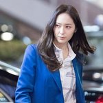 와!!! 크리스탈 어제 <b>슈트</b>빨 오져!!