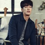 <b>우수</b>의 찬 눈빛에 누군들 안빠지랴 김영광 !