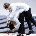 [방탄소년단] 이제부터 지민이 이거씌워<b>주자</b>